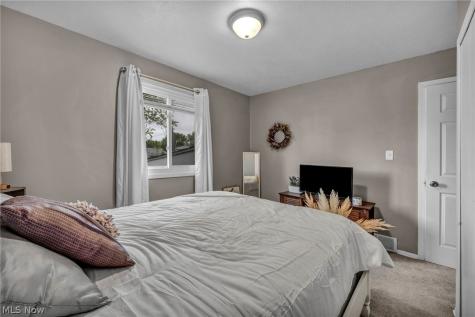 36729 Lakehurst Drive Eastlake OH 44095