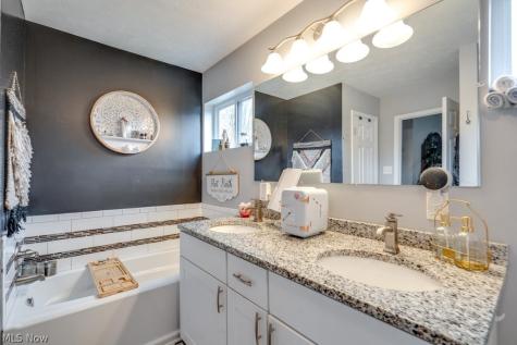 2904 Pepper Hill Circle Akron OH 44312
