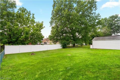 3008 Helen Place NW Canton OH 44708