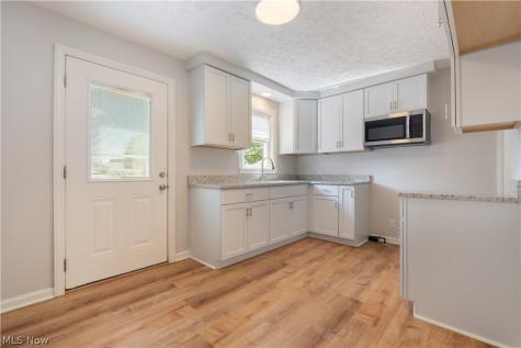 3008 Helen Place NW Canton OH 44708