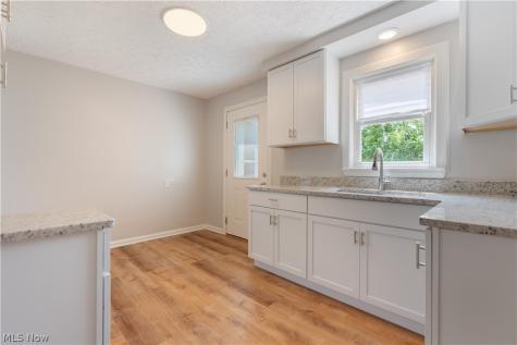 3008 Helen Place NW Canton OH 44708