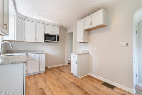 3008 Helen Place NW Canton OH 44708