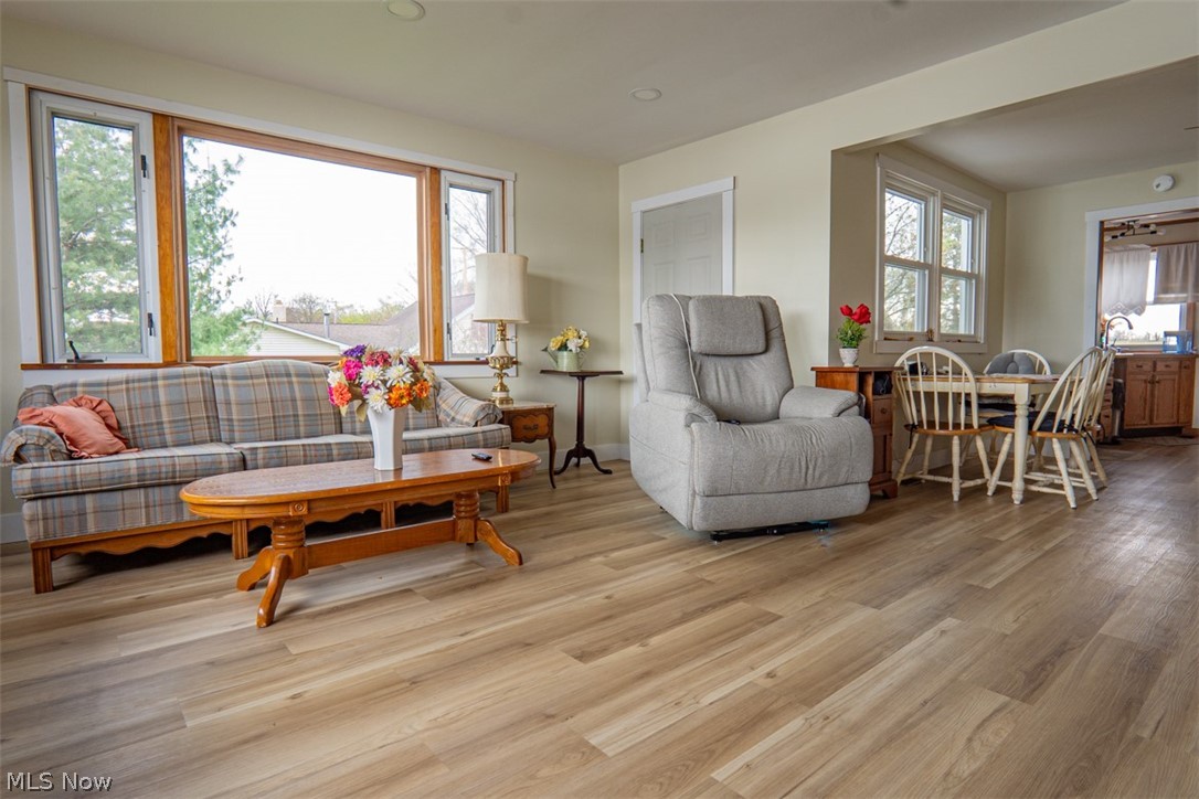 27268 Lakeside Drive Beloit OH 44609
