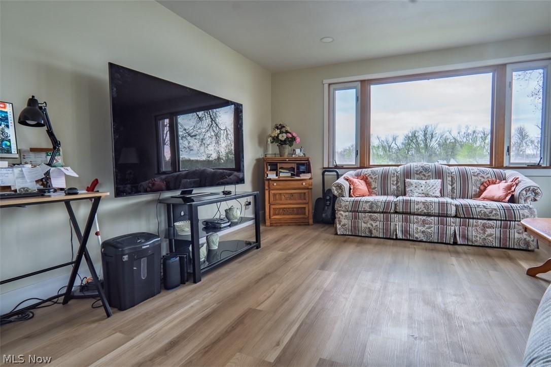27268 Lakeside Drive Beloit OH 44609