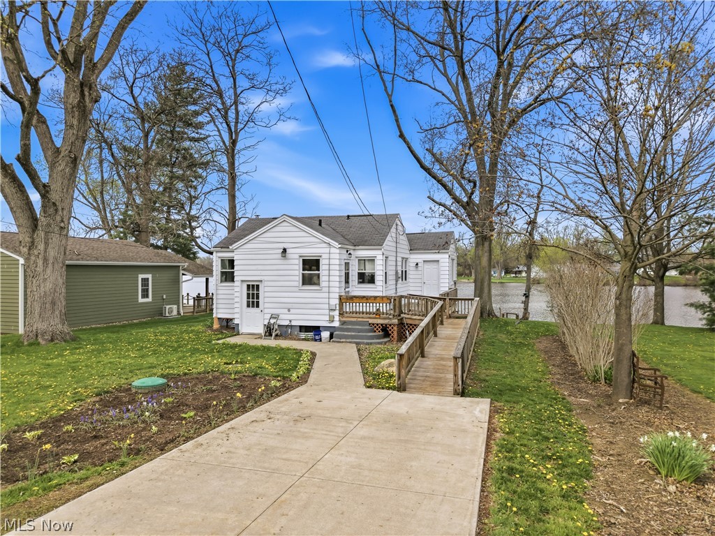 27268 Lakeside Drive Beloit OH 44609