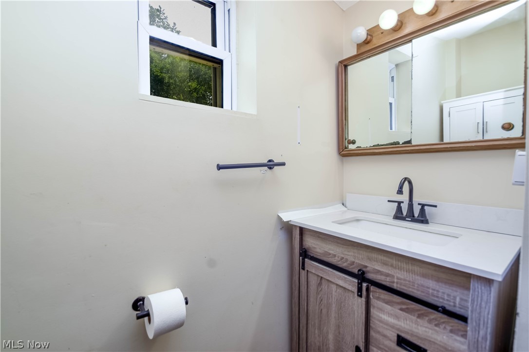 128 Kenilworth Avenue Painesville OH 44077