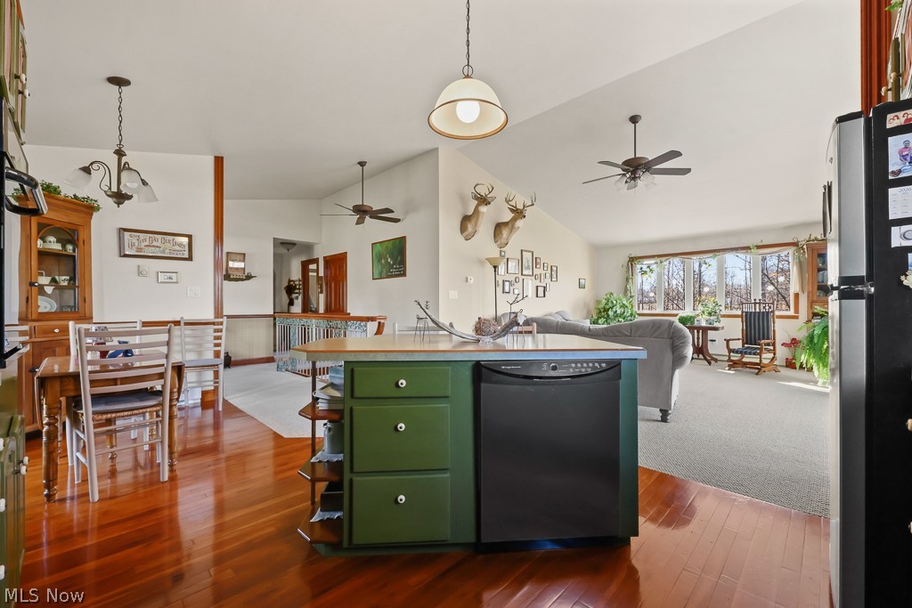 6122 Frederick Avenue NE Alliance OH 44601
