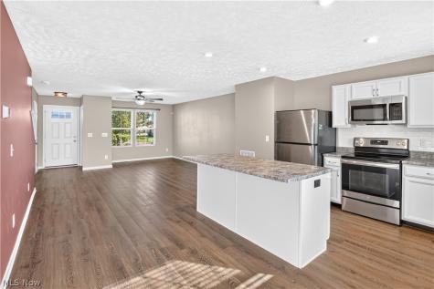 106 Preserve Circle Amherst OH 44001