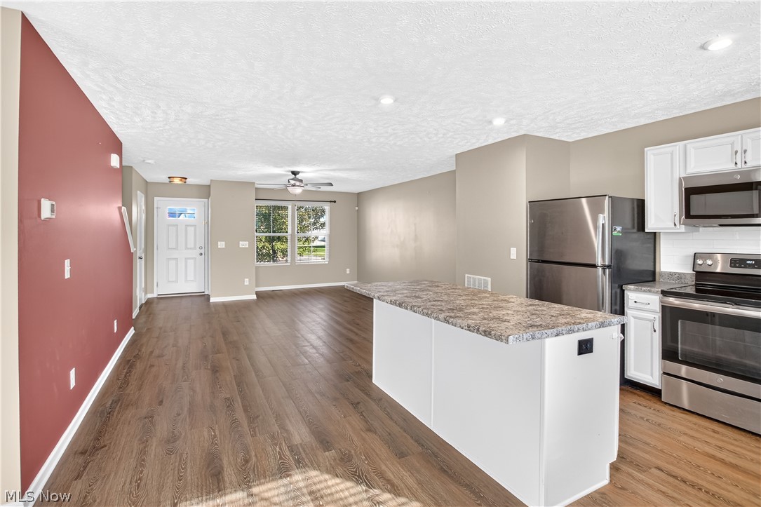 106 Preserve Circle Amherst OH 44001