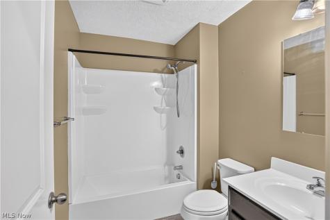 106 Preserve Circle Amherst OH 44001