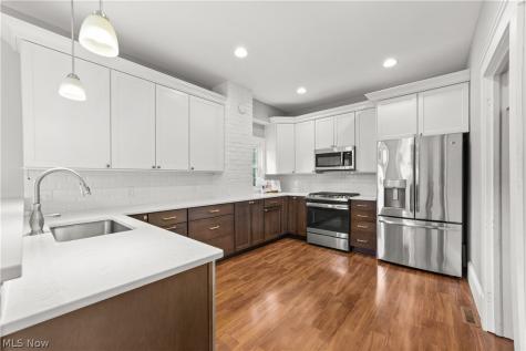 1339 Edanola Avenue Lakewood OH 44107