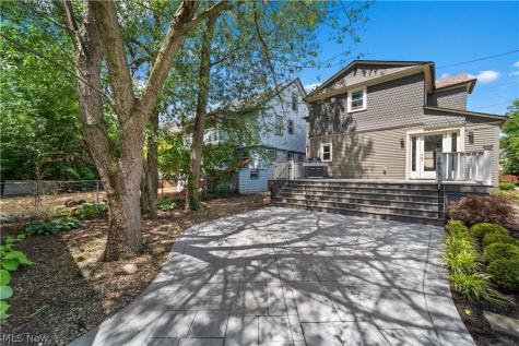1339 Edanola Avenue Lakewood OH 44107