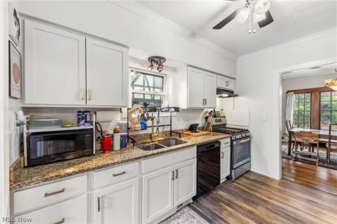 3172 Warrington Road Shaker Heights OH 44120