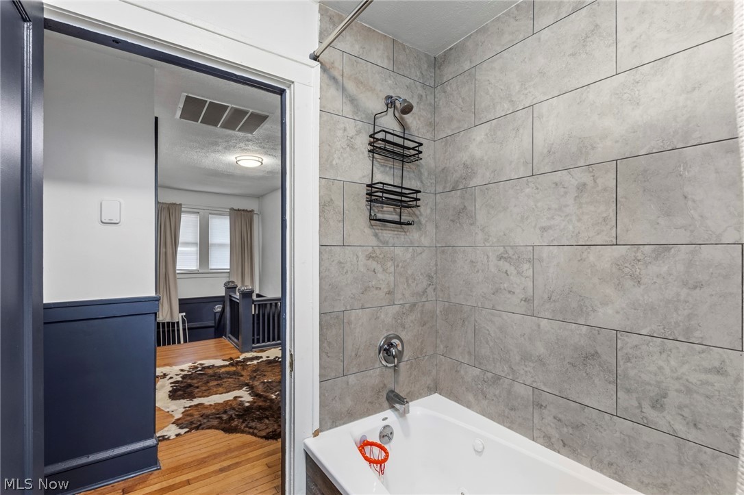 3172 Warrington Road Shaker Heights OH 44120