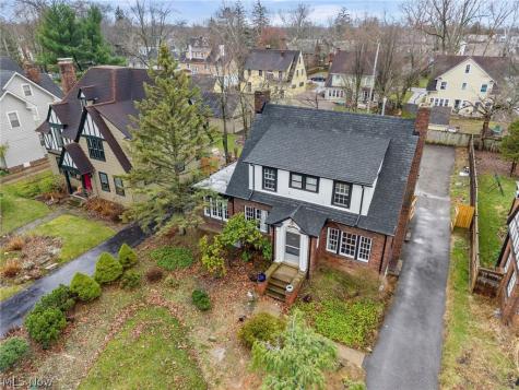 3172 Warrington Road Shaker Heights OH 44120