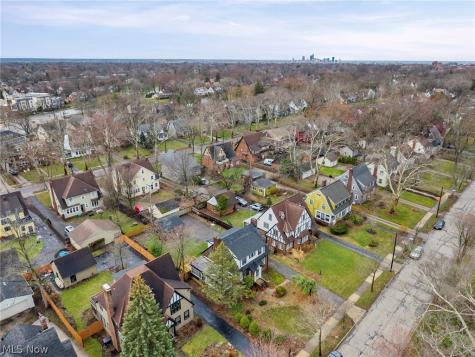 3172 Warrington Road Shaker Heights OH 44120
