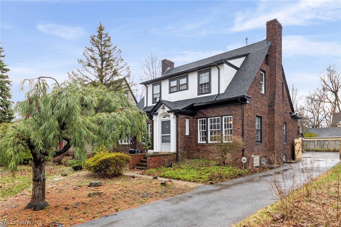 3172 Warrington Road Shaker Heights OH 44120