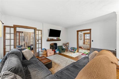 3172 Warrington Road Shaker Heights OH 44120