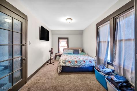 2013 W 99th Street Cleveland OH 44102