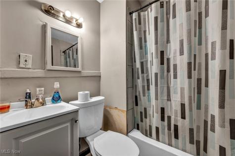 2013 W 99th Street Cleveland OH 44102