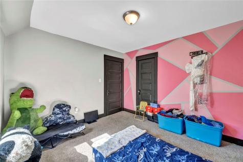 2013 W 99th Street Cleveland OH 44102
