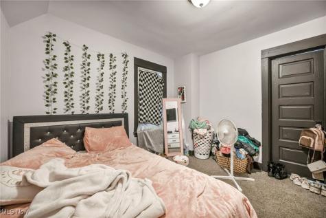 2013 W 99th Street Cleveland OH 44102