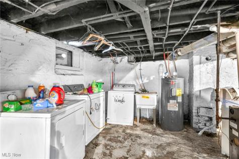 2013 W 99th Street Cleveland OH 44102