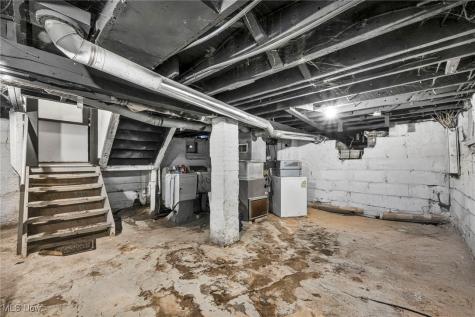 2013 W 99th Street Cleveland OH 44102