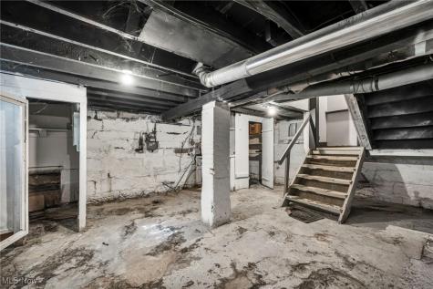 2013 W 99th Street Cleveland OH 44102