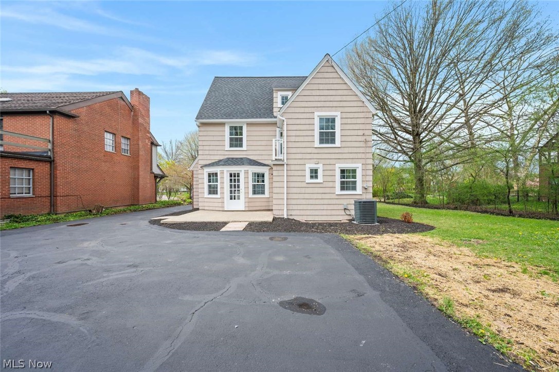 3305 Enderby Road Shaker Heights OH 44120