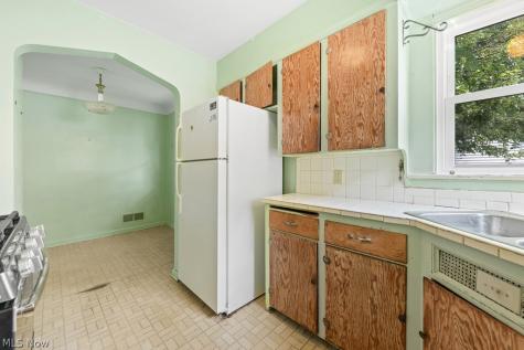 5702 Theota Avenue Parma OH 44129