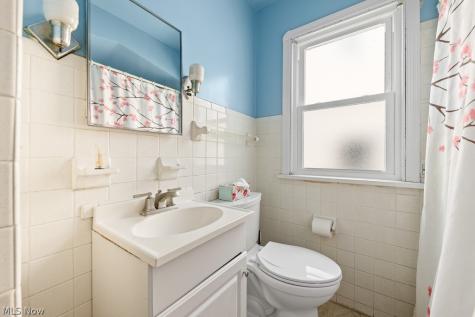 5702 Theota Avenue Parma OH 44129