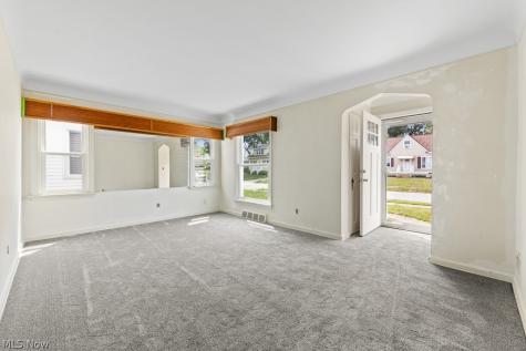 5702 Theota Avenue Parma OH 44129