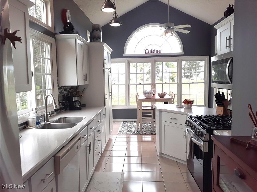 8 Golf View Lane North Olmsted OH 44070