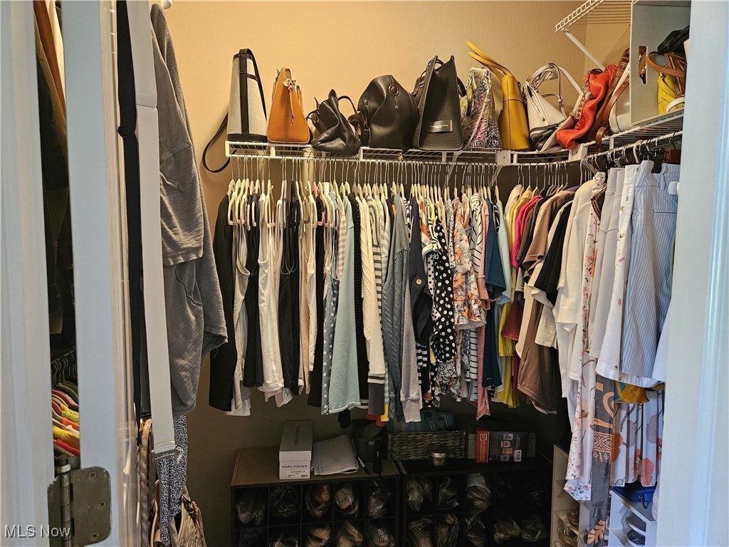 8 Golf View Lane North Olmsted OH 44070