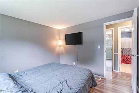 4988 Commanche Trail Stow OH 44224