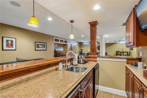 205 Lookout Point Aurora OH 44202