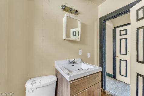 12504 Angelus Avenue Cleveland OH 44105