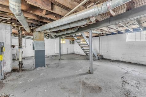 12504 Angelus Avenue Cleveland OH 44105