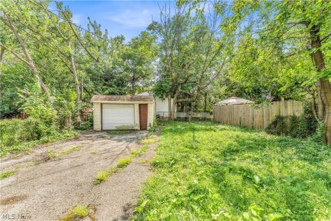 12504 Angelus Avenue Cleveland OH 44105