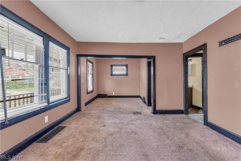 12504 Angelus Avenue Cleveland OH 44105