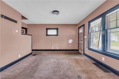 12504 Angelus Avenue Cleveland OH 44105