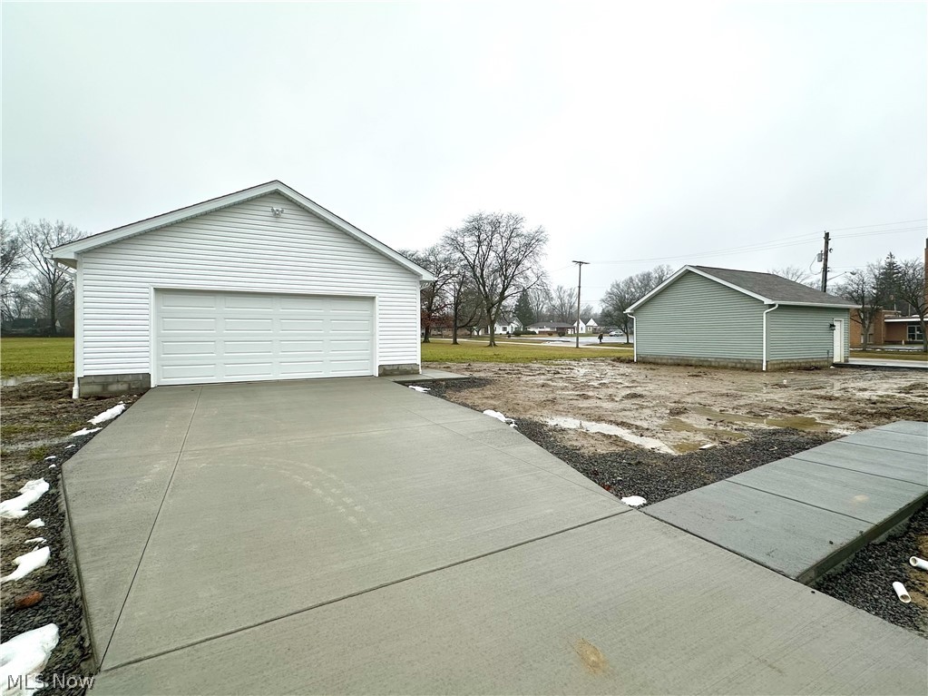 1587 Drexel Avenue NW Warren OH 44485