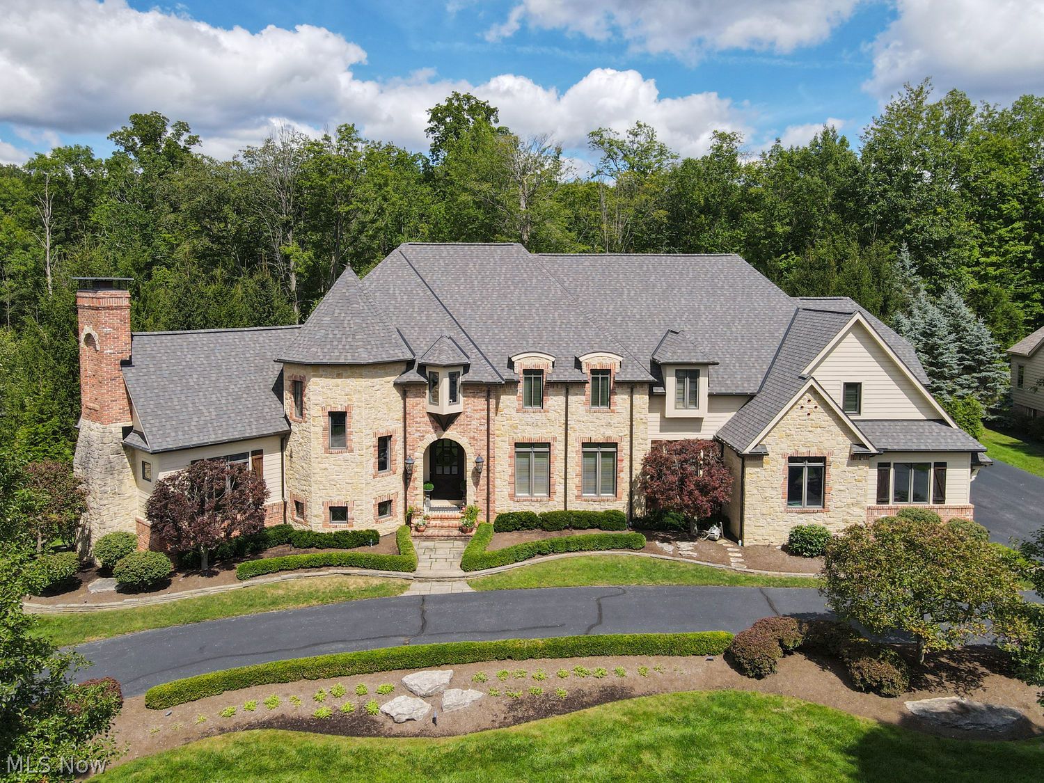 Chagrin Falls OH, 17375 Lookout Drive