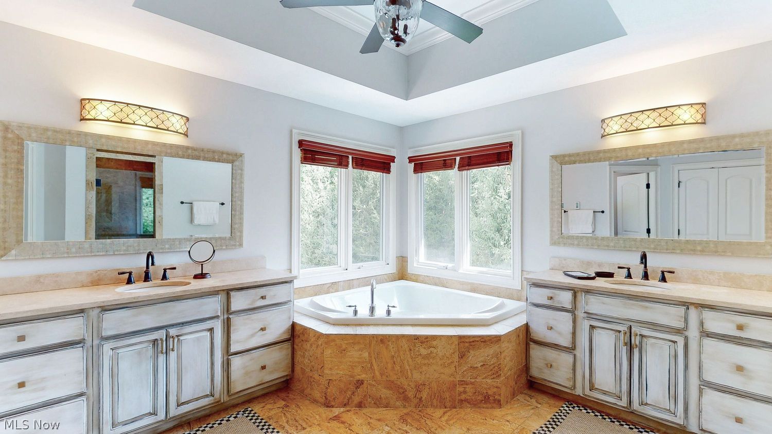 17375 Lookout Drive Chagrin Falls OH 44023