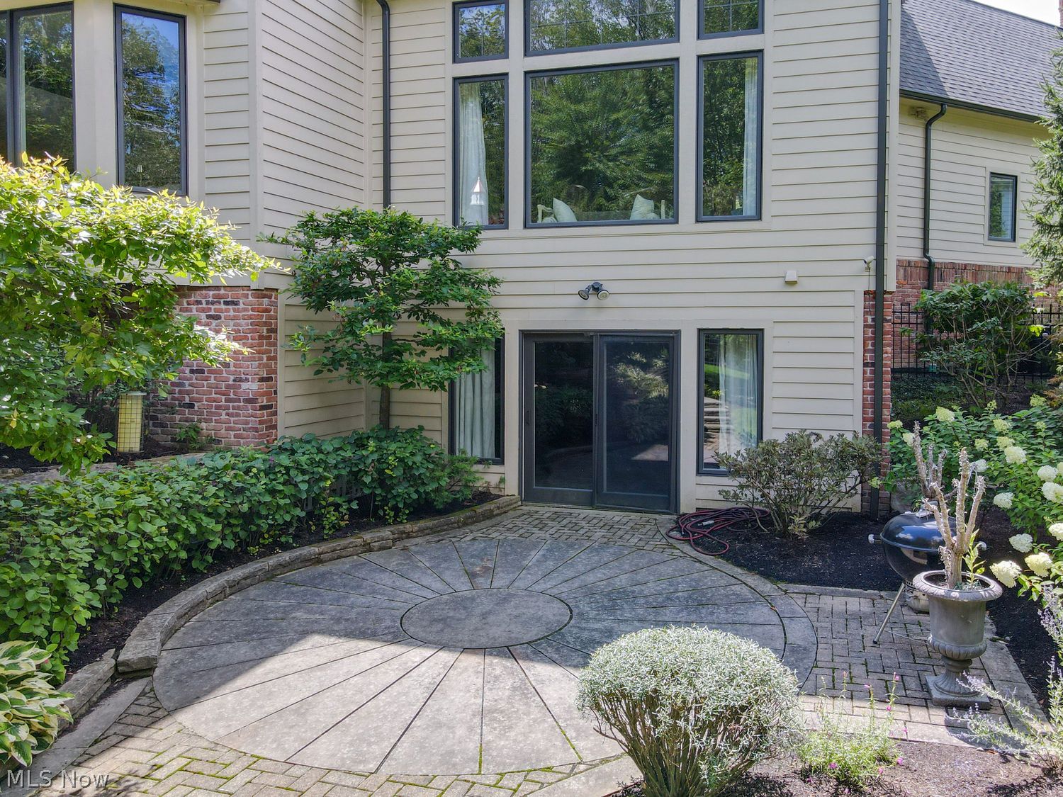 17375 Lookout Drive Chagrin Falls OH 44023