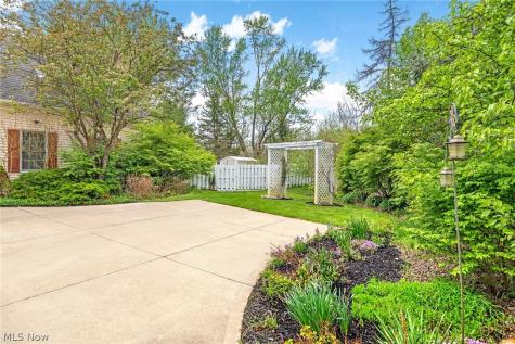 6170 Nicholson Drive Hudson OH 44236