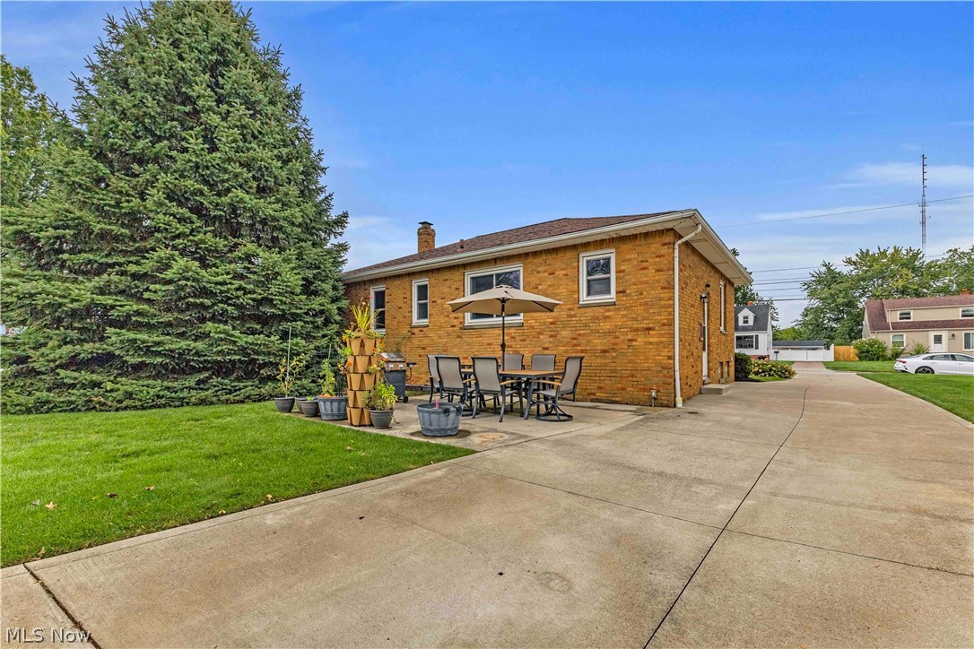 4050 Hilltop Drive Parma OH 44134