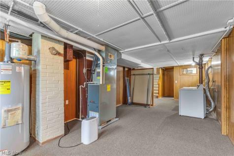 4050 Hilltop Drive Parma OH 44134