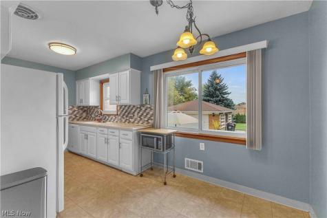 4050 Hilltop Drive Parma OH 44134